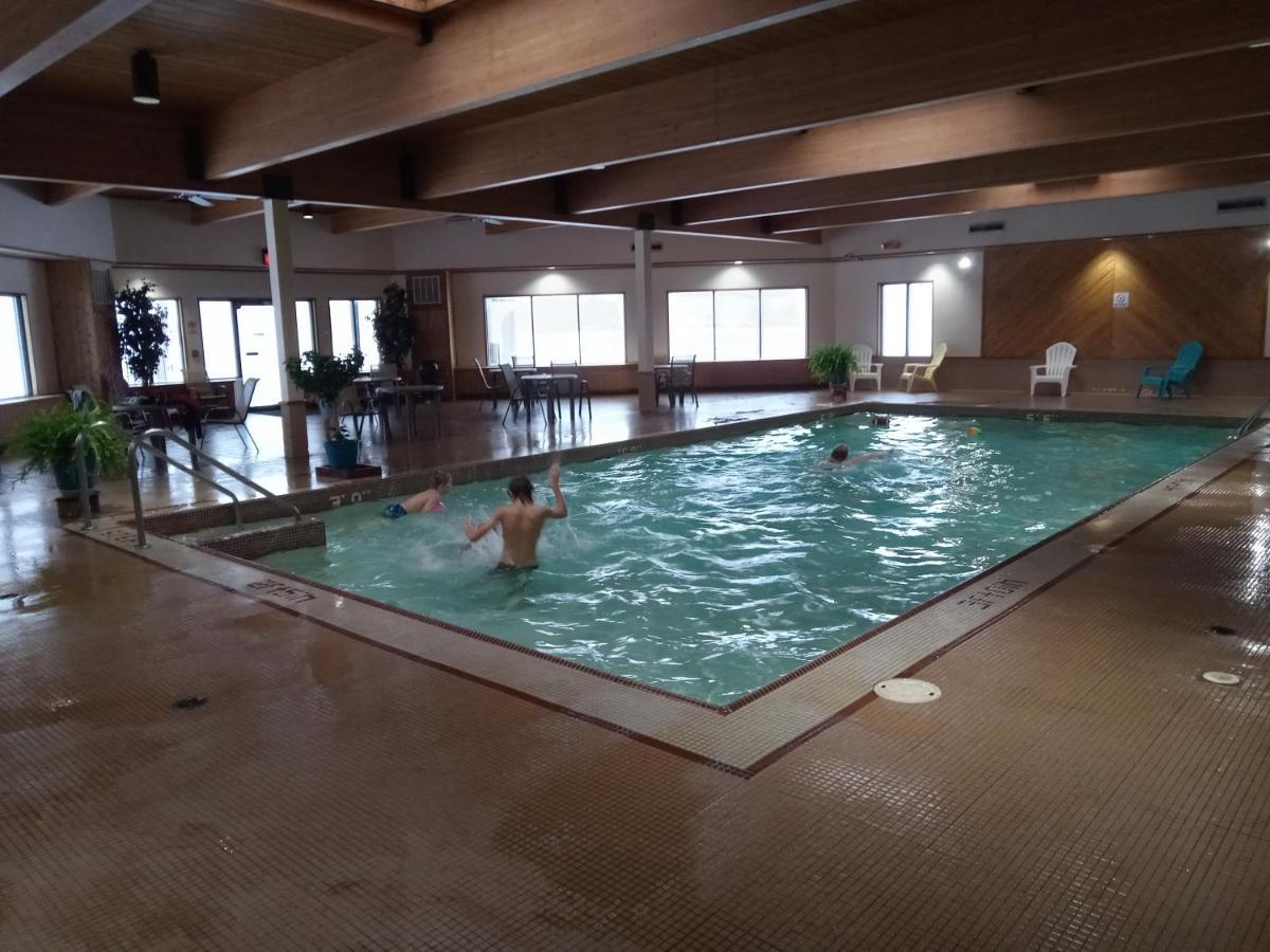 Paradise Shores Hotel Holcombe 外观 照片